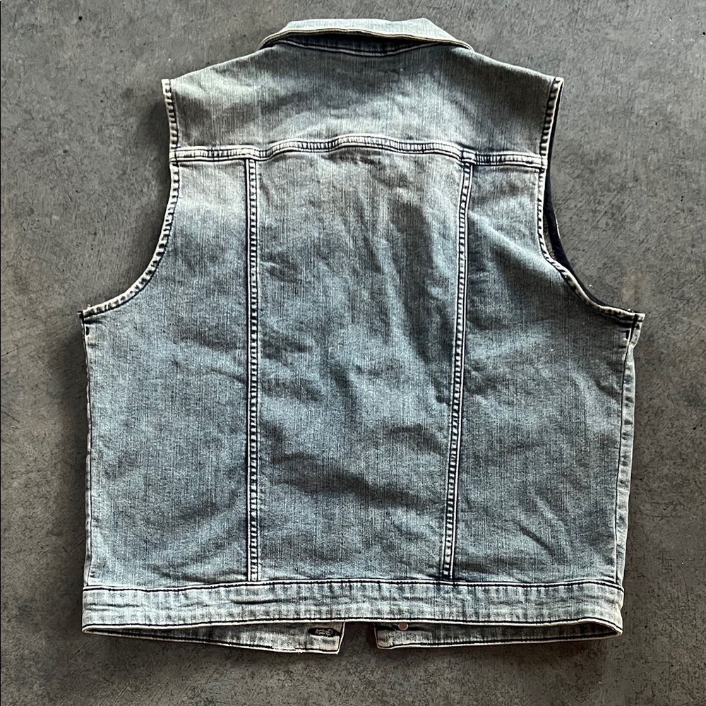 Womens Light Blue Denim Vest - Relaxed Sleeveless Jacket - Picture 4 of 4